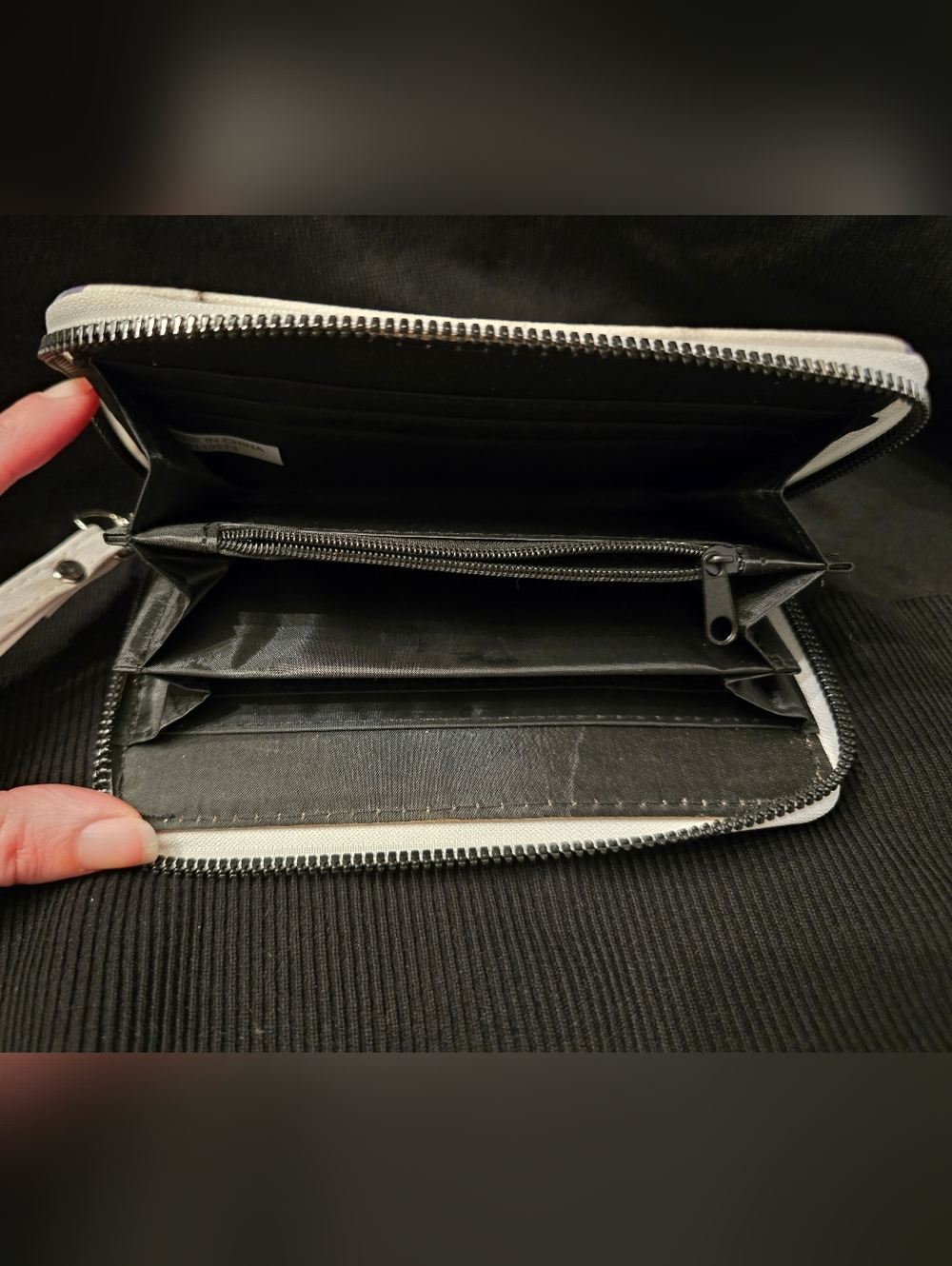 Wristlet Wallet - White with Pastel Accents 💚 - Picture 4 of 4